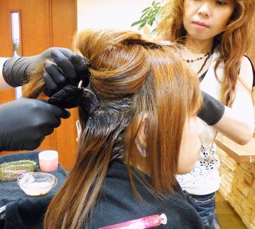 カラーとパーマ、同時にしたい方!<br>ぜひ、お試し下さい。